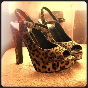 Diba East Leopard Heels Sz 8.5